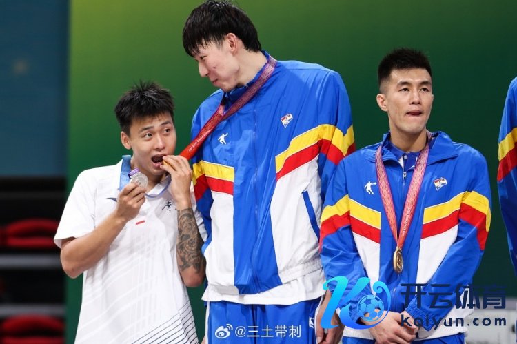 图片均来自@三土带刺体育集锦